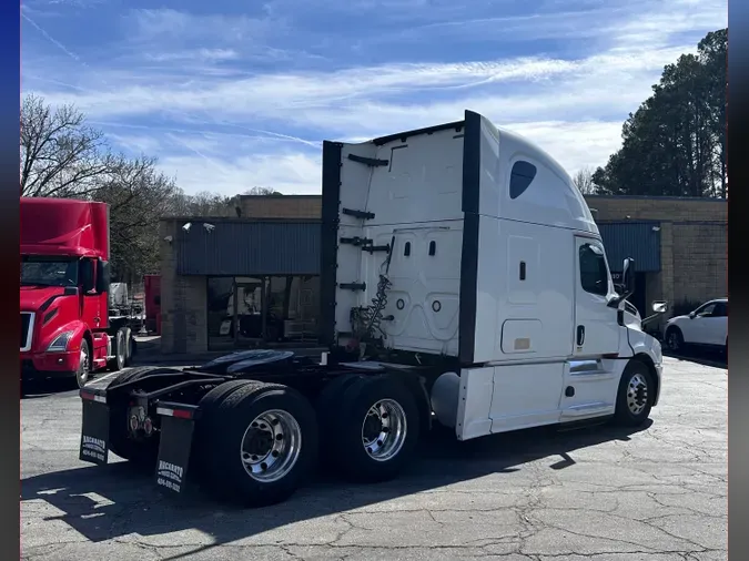 2020 FREIGHTLINER CASCADIA 126