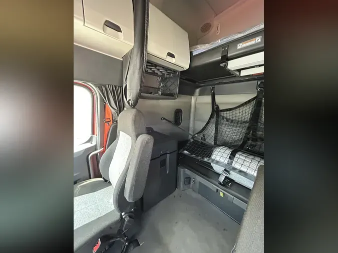 2022 Freightliner Cascadia