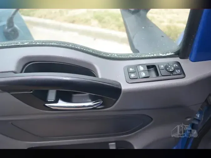 2022 INTERNATIONAL LT