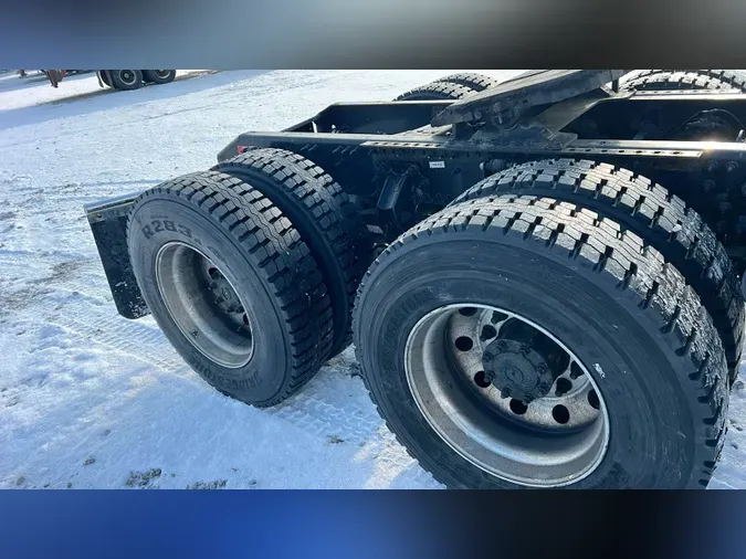 2018 Volvo VNL300