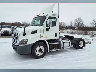 2016 FREIGHTLINER/MERCEDES CASCADIA 113