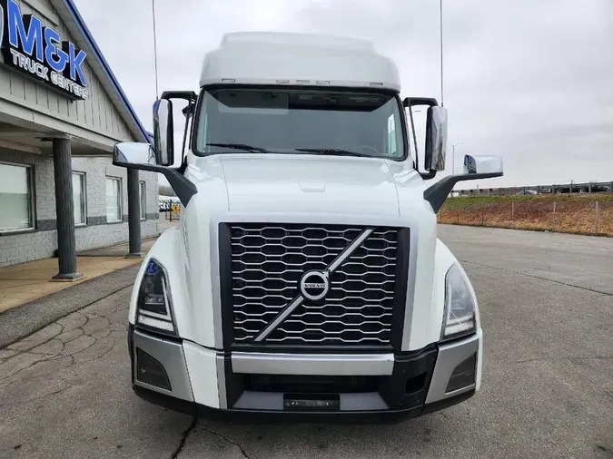 2023 VOLVO VNL64T760
