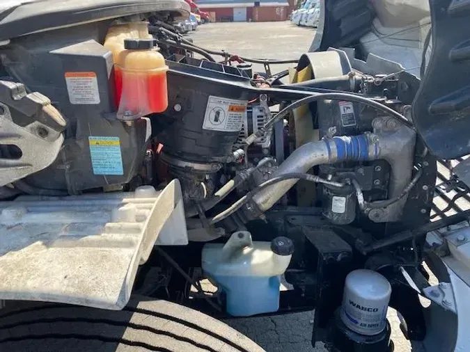 2019 Freightliner Business Class M2 106