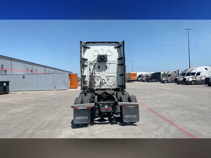 2022 Freightliner Cascadia 126