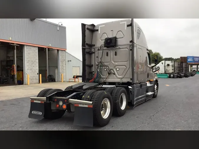 2022 Freightliner Cascadia 126