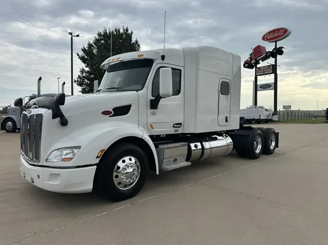 2022 Peterbilt 57926acd8109ce49ff1e4d2cedddf50885d