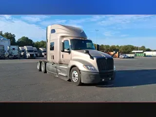 2022 International LT