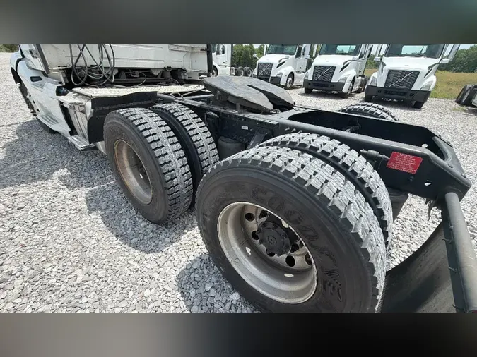 2020 Volvo VNL300