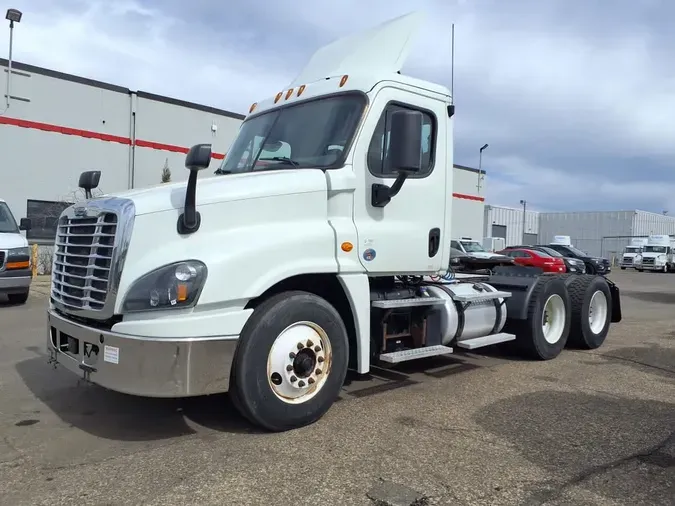 2018 FREIGHTLINER/MERCEDES CASCADIA 12526b473ea6b91023ad6f372c4edde5421