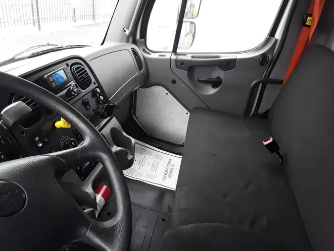 2018 FREIGHTLINER/MERCEDES M2 106
