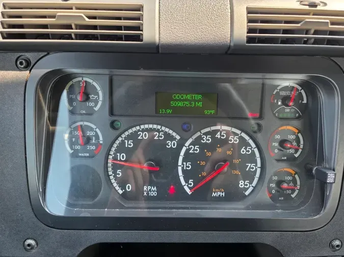 2020 FREIGHTLINER CASCADIA 113
