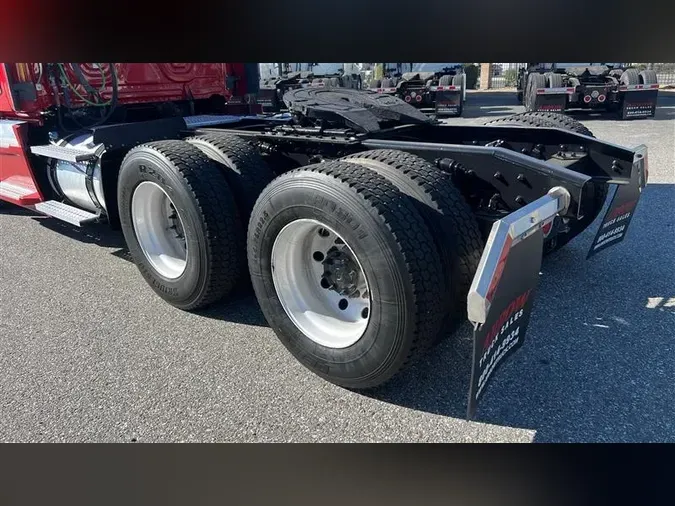 2022 FREIGHTLINER CA126