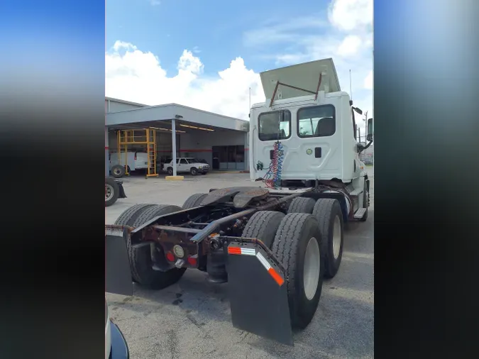 2016 FREIGHTLINER/MERCEDES CASCADIA 125