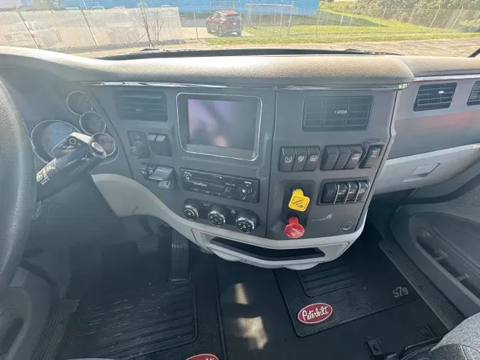 2022 Peterbilt 579