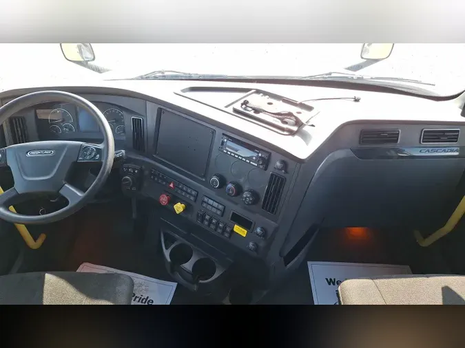 2023 Freightliner Cascadia 126