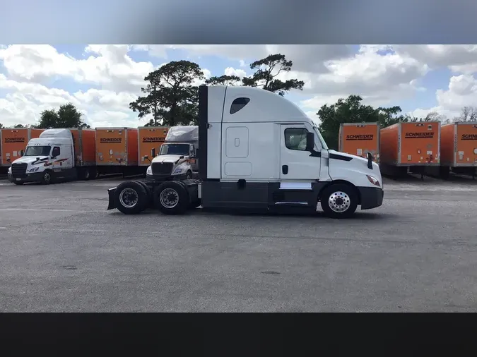 2022 Freightliner Cascadia 126