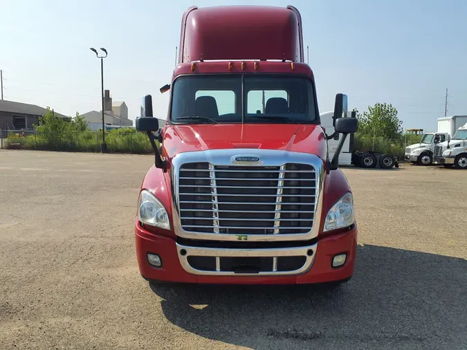 2013 FREIGHTLINER/MERCEDES CASCADIA 125