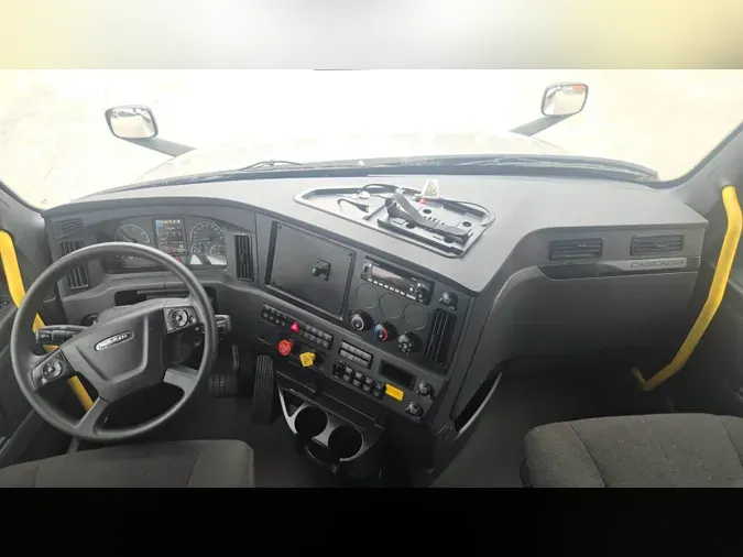 2025 Freightliner Cascadia 126