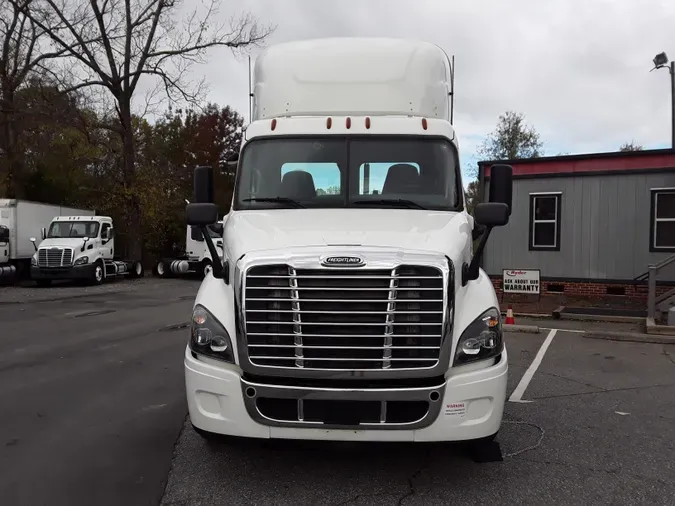 2018 FREIGHTLINER/MERCEDES CASCADIA 113