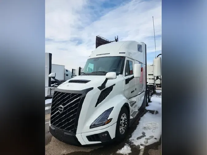 2026 VOLVO VNL64T660
