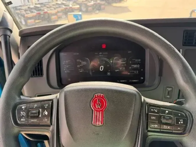2023 Kenworth T680
