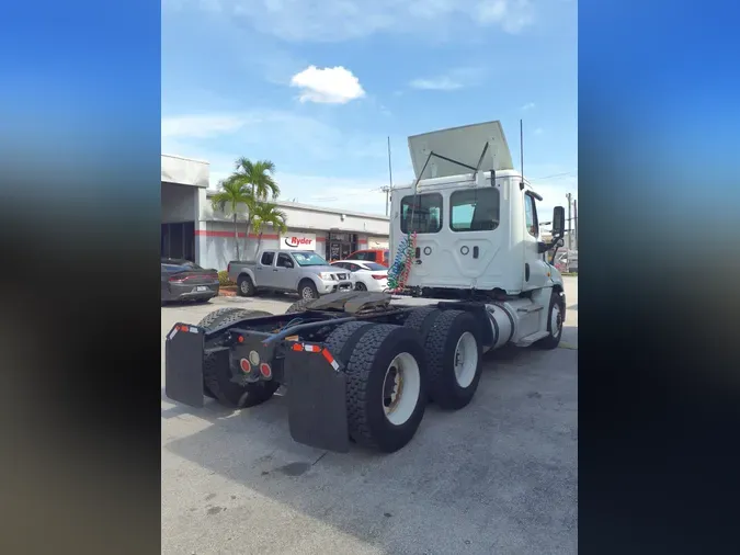 2019 FREIGHTLINER CASCADIA 125