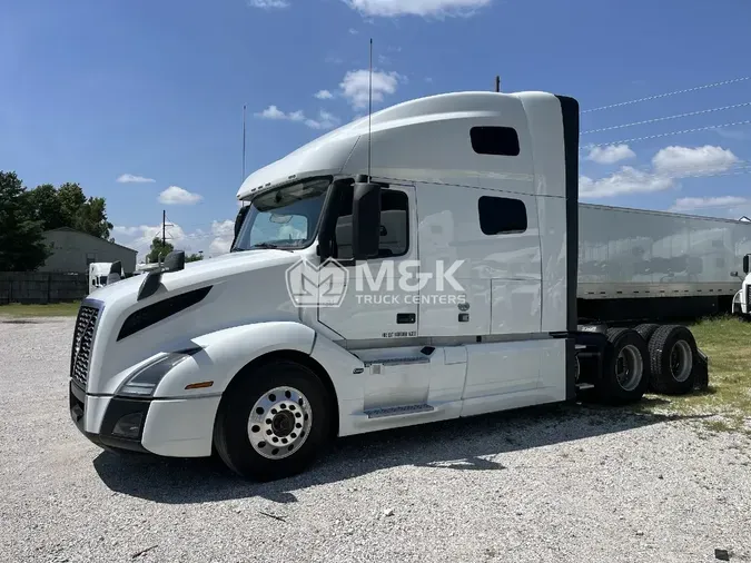 2020 VOLVO VNL64T760