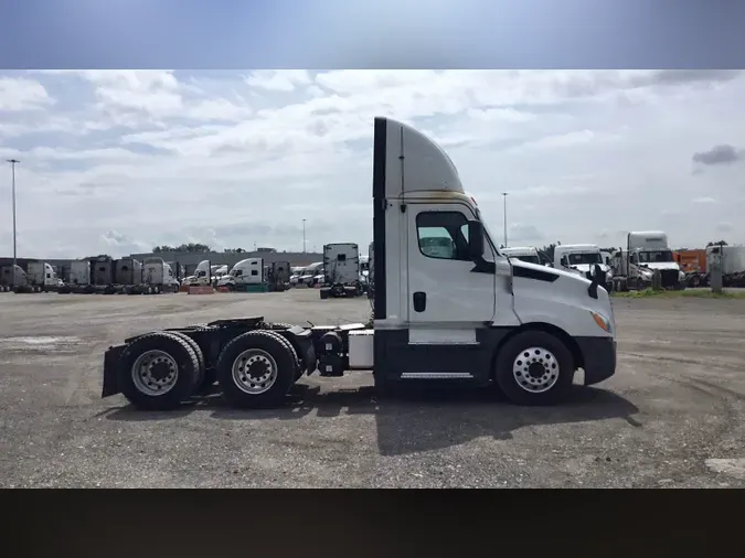2020 Freightliner Cascadia 12626ca355197521a8dfa6b1c24f833d4ea