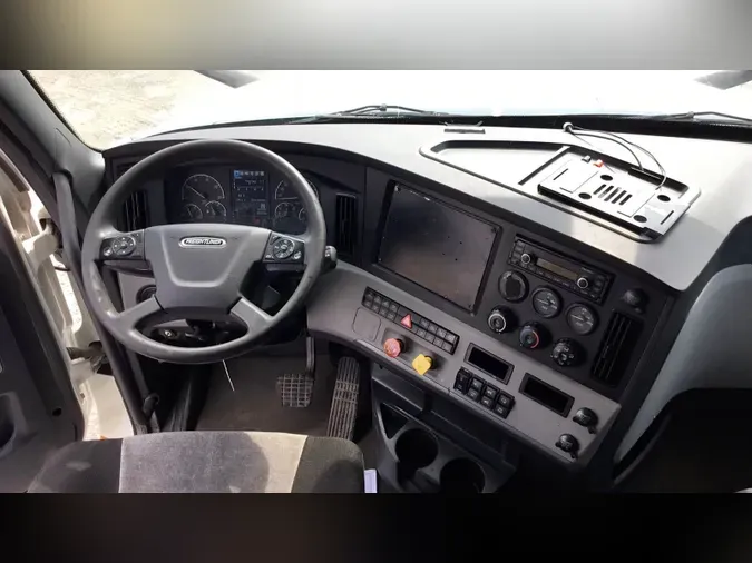 2021 Freightliner Cascadia 126