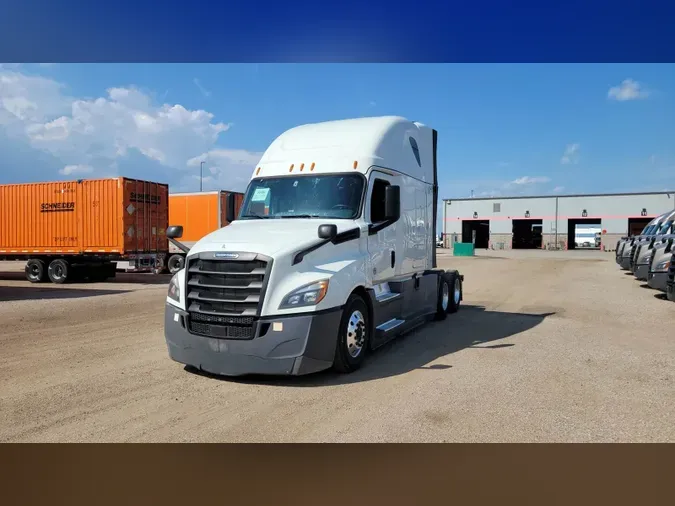 2020 Freightliner Cascadia 126