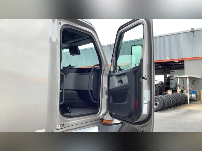 2021 Freightliner Cascadia