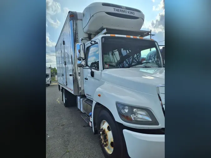 2018 HINO 268
