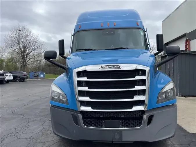 2022 FREIGHTLINER CA126
