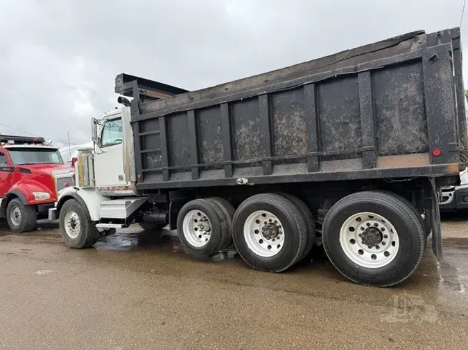 2004 WESTERN STAR 4900FA26d65c3ed550e5413b3fa9eaaf71eb73