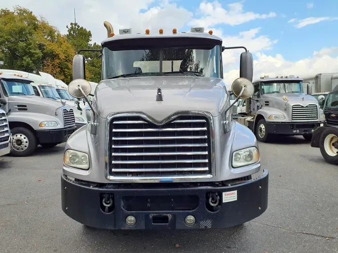 2017 MACK TRUCKS, INC. CXU600