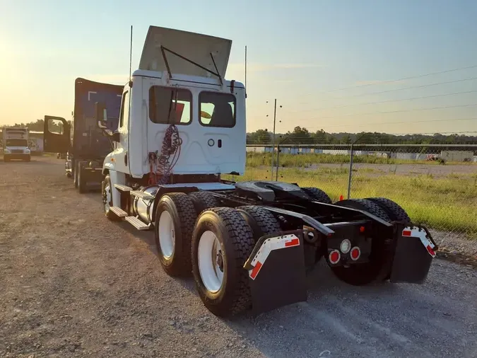 2019 FREIGHTLINER CASCADIA 125