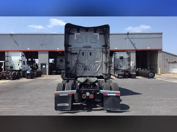 2025 Freightliner Cascadia 126