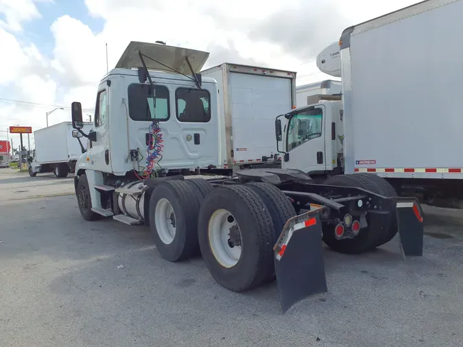 2016 FREIGHTLINER/MERCEDES CASCADIA 125