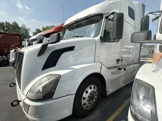 2017 VOLVO VNL64T670