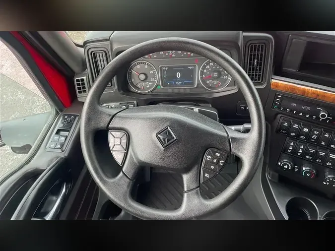 2022 INTERNATIONAL LT