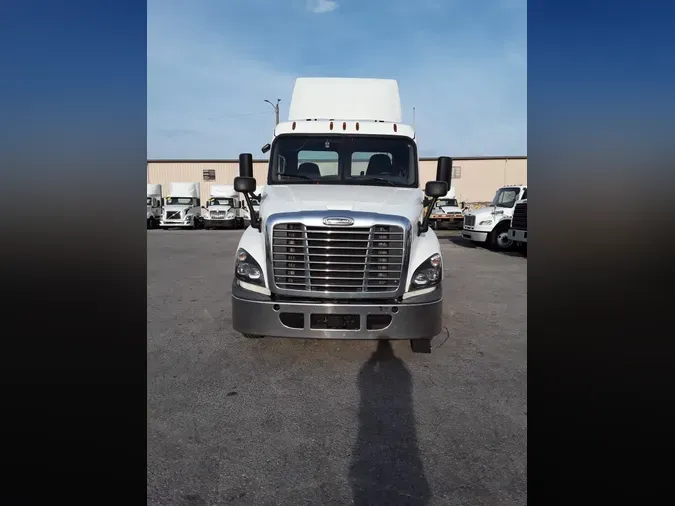 2020 FREIGHTLINER/MERCEDES CASCADIA 125