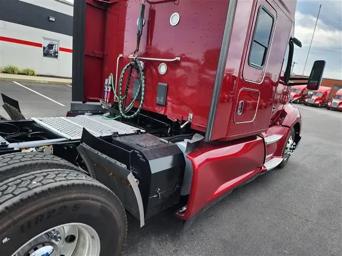 2022 KENWORTH T68026eedfce43bc4b9555c76ba7ca4b0460