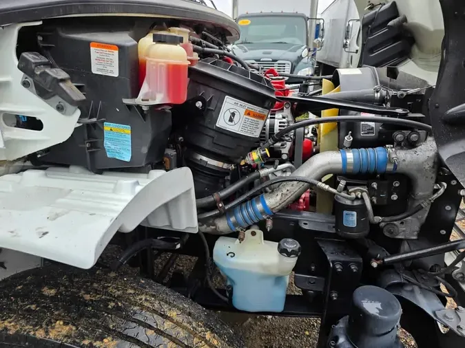 2019 FREIGHTLINER M2 106