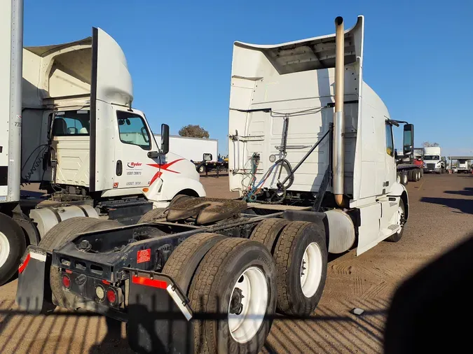 2019 VOLVO VNR64T-640