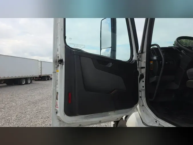 2018 Volvo VNL300