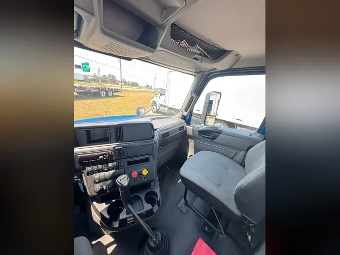 2019 International RH613