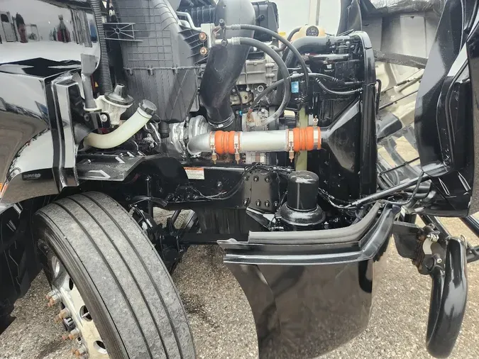 2022 FREIGHTLINER Cascadia 116