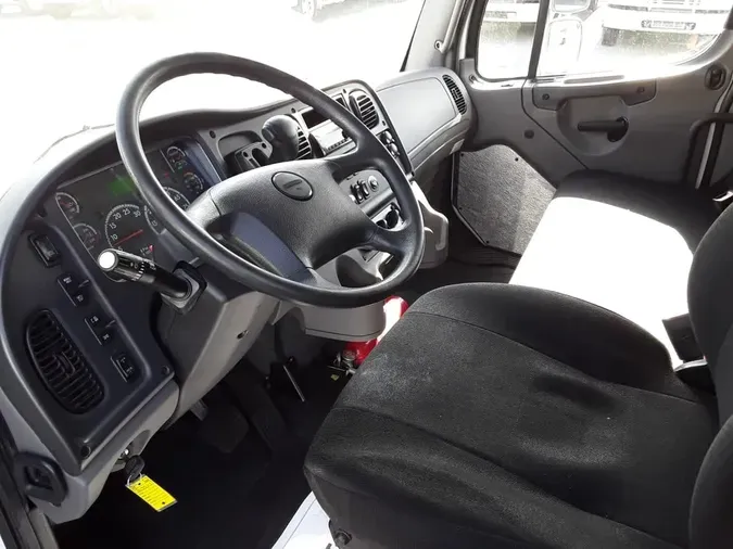 2019 FREIGHTLINER/MERCEDES M2 106