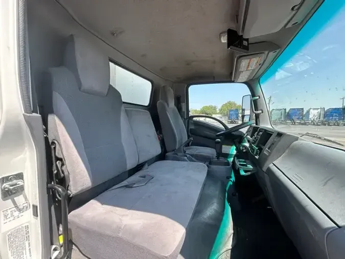 2019 ISUZU NPR-HD