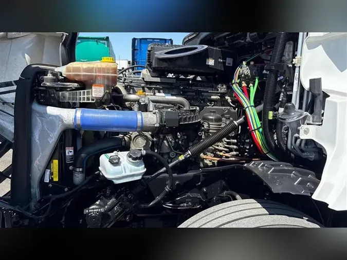 2021 FREIGHTLINER CA126